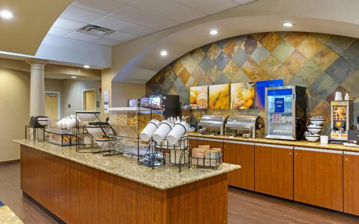 Comfort Inn & Suites Presidential
