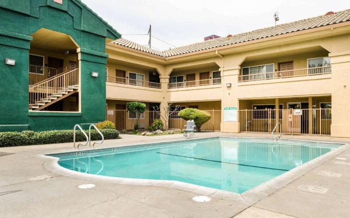 Quality Inn & Suites Lathrop