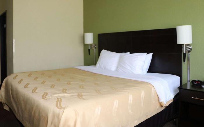 Quality Inn Evansville Eastland Area