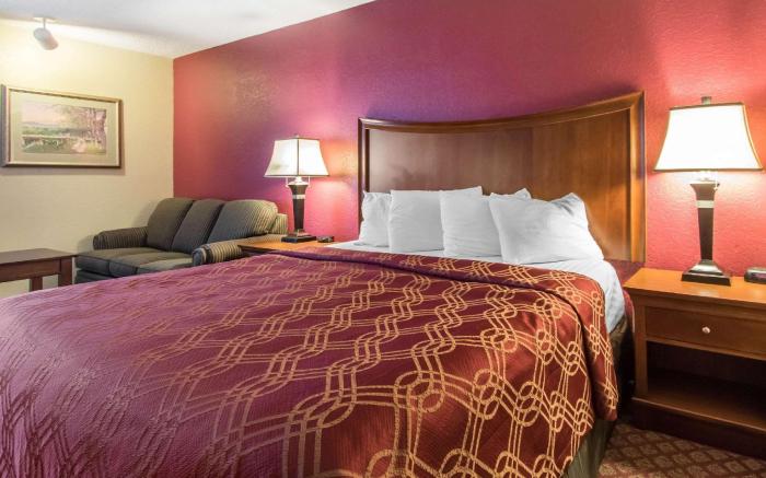 Econo Lodge Inn & Suites Joplin