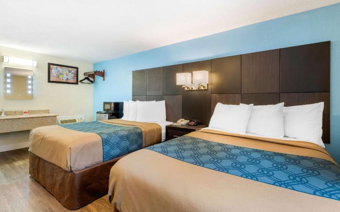 Econo Lodge West Yarmouth on Cape Cod