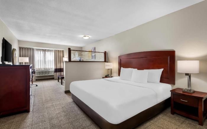 Comfort Inn & Suites North East
