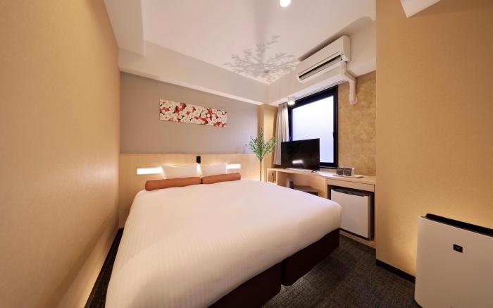 Shinsaibashi-Higashi Crystal Hotel