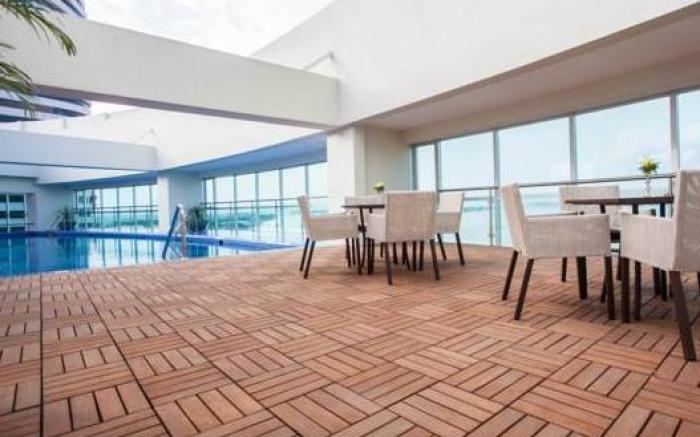 Wyndham Guayaquil, Puerto Santa Ana