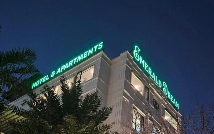 Emerald Dream Hotel, Office and Apartments