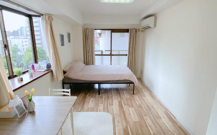 Namba · Shinsaibashi - Excellent Access! Accommodation for 2 Guests