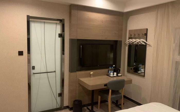 Hanting Hotel Tianjin Academy of Fine Arts Zhongshan Road Subway Station