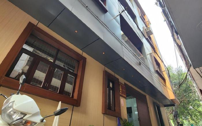 Homlee-Vintage 2BHK Apt Near Central Delhi