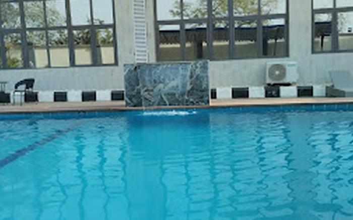 De Silver Green Luxury Hotel