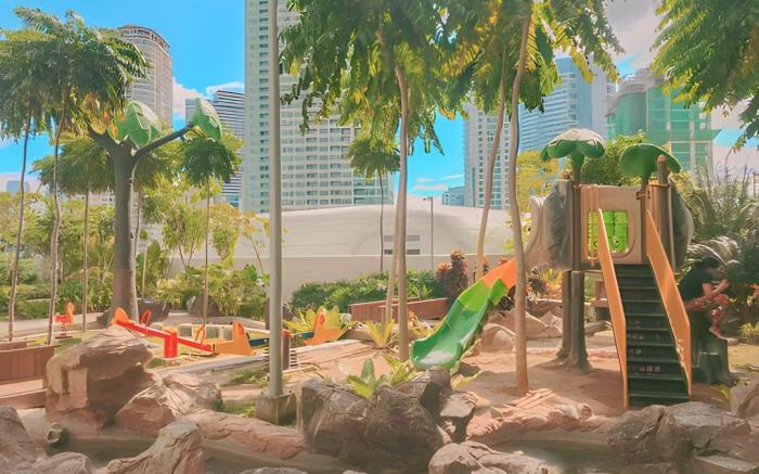 Aveline Suites Skyscraper/Makati/pool/ Philippines