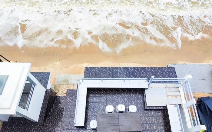GAO Lighthouse Phala Beachfront