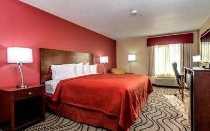 Quality Inn & Suites Altoona - Des Moines