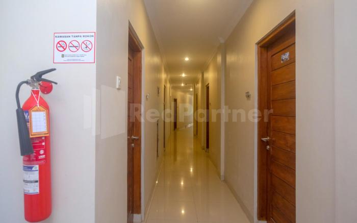 Hotel Andono near YIA Mitra RedDoorz