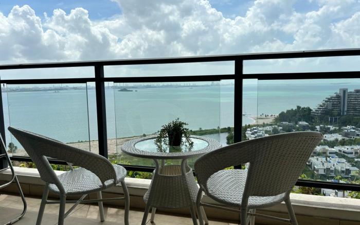 Sea View 2B2R Cozy condo Forest City