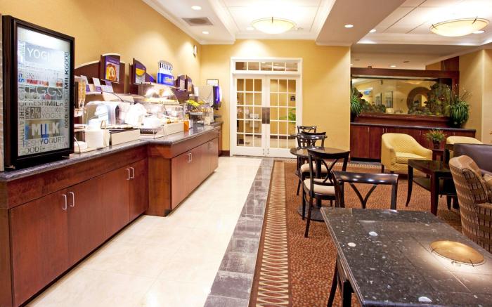 Holiday Inn Express & Suites Columbus At Northlake By IHG