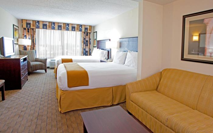 Holiday Inn Express & Suites Columbus At Northlake By IHG