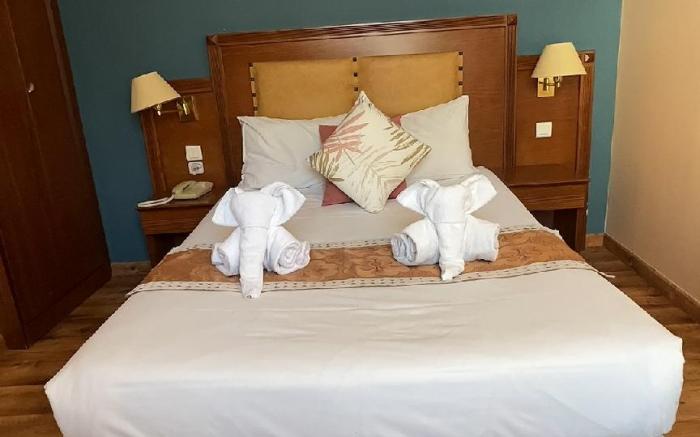 121 Paris Hotel