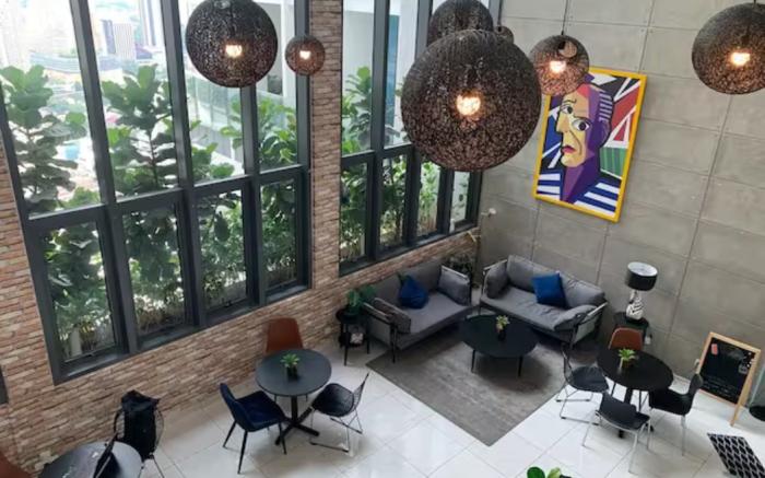 The Colony Infinity pool KLCC Suite X25 NO WASHER