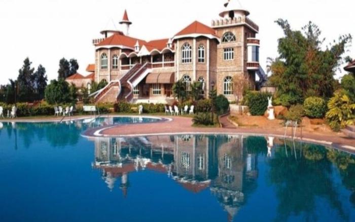 Celebrity Resorts