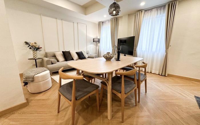 Upscale 3 bed 3 bath suite 1 min to BTS Prompong