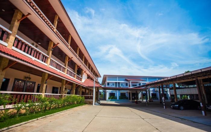 Nakarin Hotel
