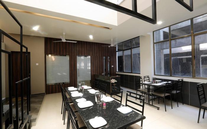 OYO 12844 Sri Sai Suites