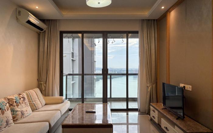 Partial Seaview 2 BR Apartment R&F Princess Cove