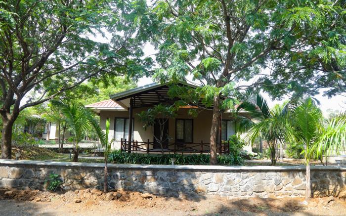 E & G GREEN COURTS RESORT