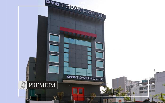 Townhouse Singapore Mall