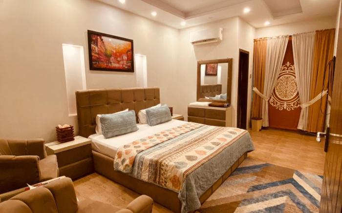 Delano Inn Guest House