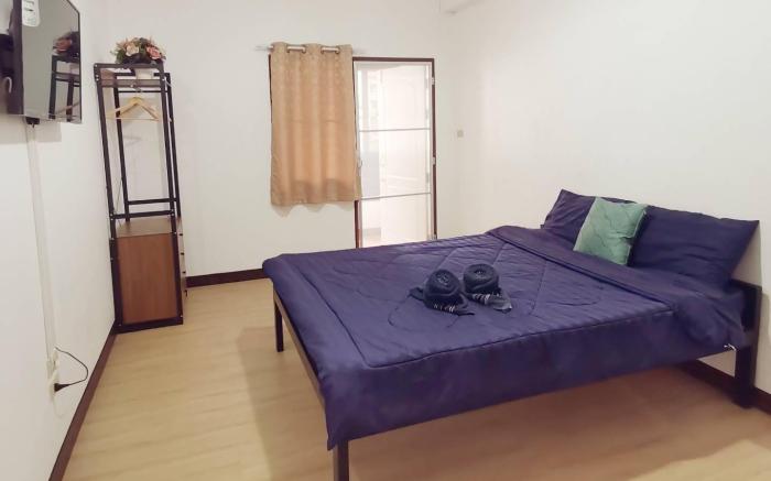 Sri Suk Hotel (Mangmee Sri Suk  Mansion)  bed  5ft