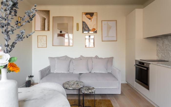 The Carla Suite- Eiffel Tower View