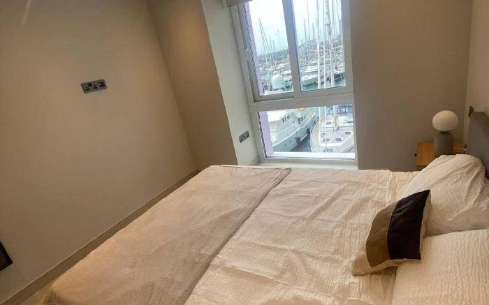 Marina Club Luxury Apartment