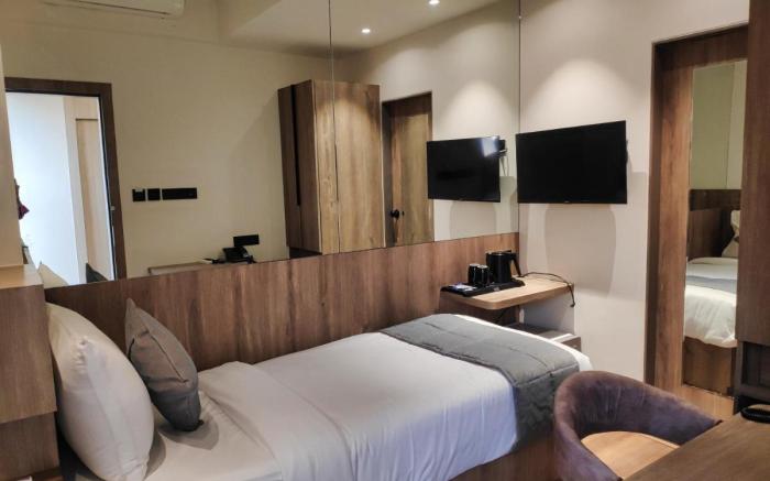 Maxxvalue Hotel MIDC