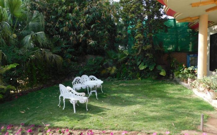 Paramount Guest House