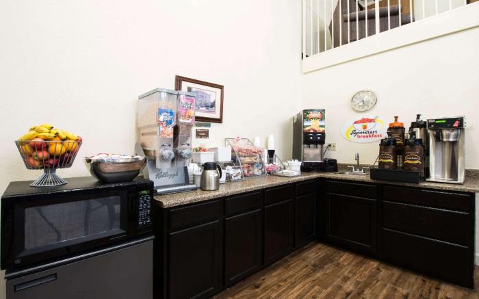 Super 8 By Wyndham Richmond