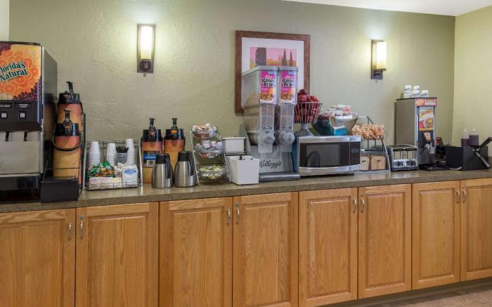 Super 8 By Wyndham Lacey Olympia Area