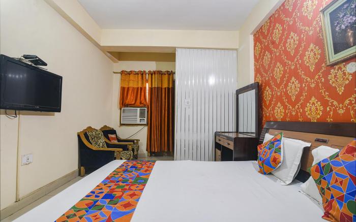 FabHotel Maadhavam Residence