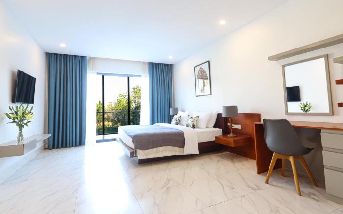 Modern Private Villa by La San