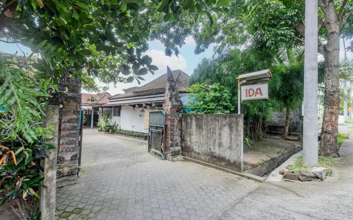 Hotel O Losmen Ida Near PT. Narmada Awet Muda (Pabrik Lingsar)