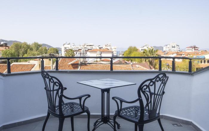 Alesta Seaside Residence