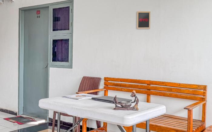 OYO 93683 Kost Naura