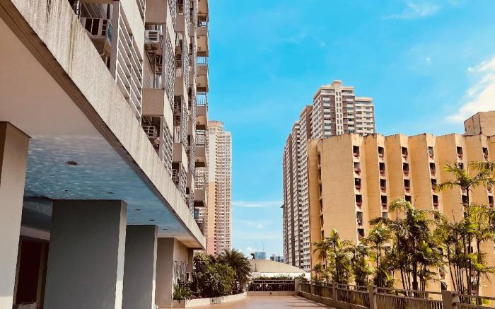 Cozy Unit in Ermita near US Embassy and St. Lukes