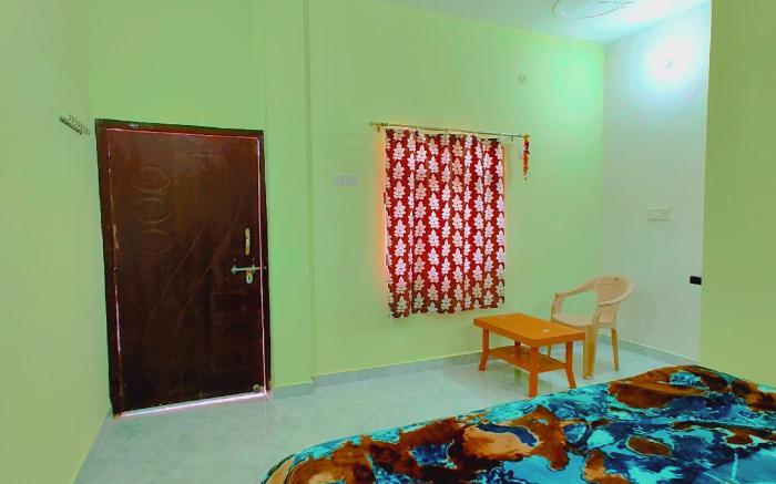 Akash Paying Guest House 