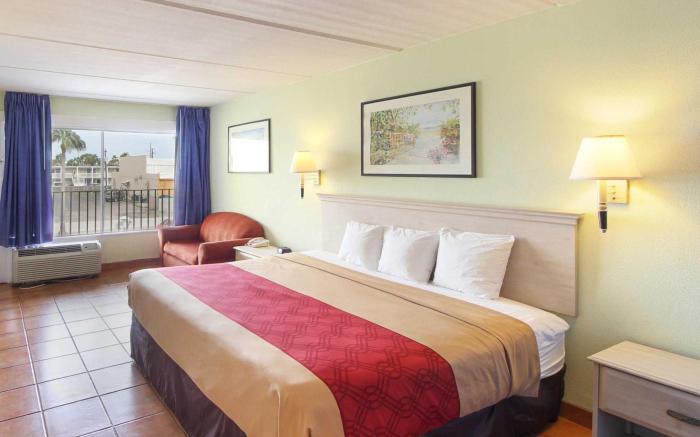 Econo Lodge South Padre Island