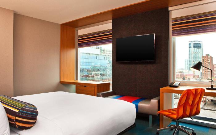 Aloft Chicago Downtown River North