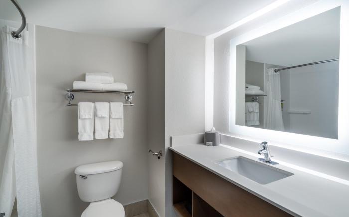 Holiday Inn Express Hotel & Suites Bluffton at Hilton Head Area By IHG