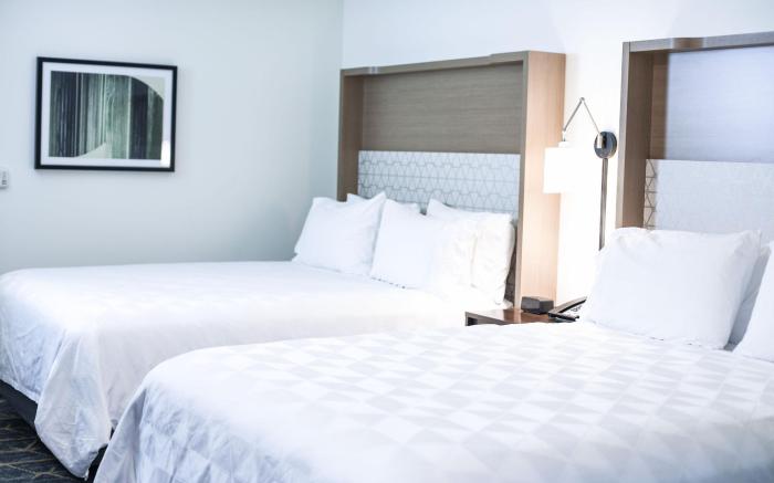 Holiday Inn & Suites St. Cloud By IHG