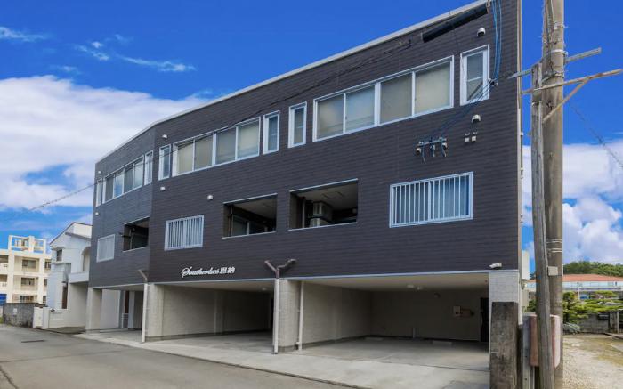 Southerlies Condominium Onna