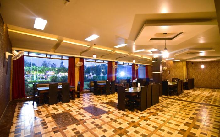 HOTEL TRIMURTI